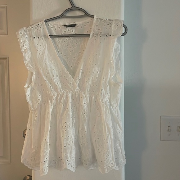 Shein White Eyelet Top - Picture 2 of 5